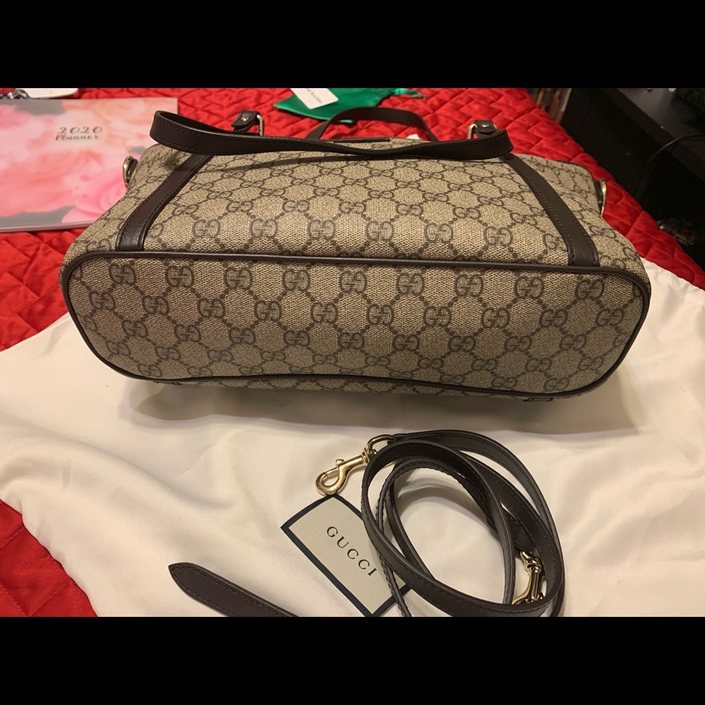 Gucci 2 way tote bag SOLD TO MERCARI ๐๐๐โ
โ
โ
๐
๐
- Picture 3 of 7